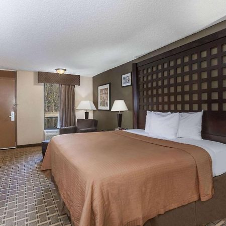 Super 8 By Wyndham Atoka Hotel Exterior photo