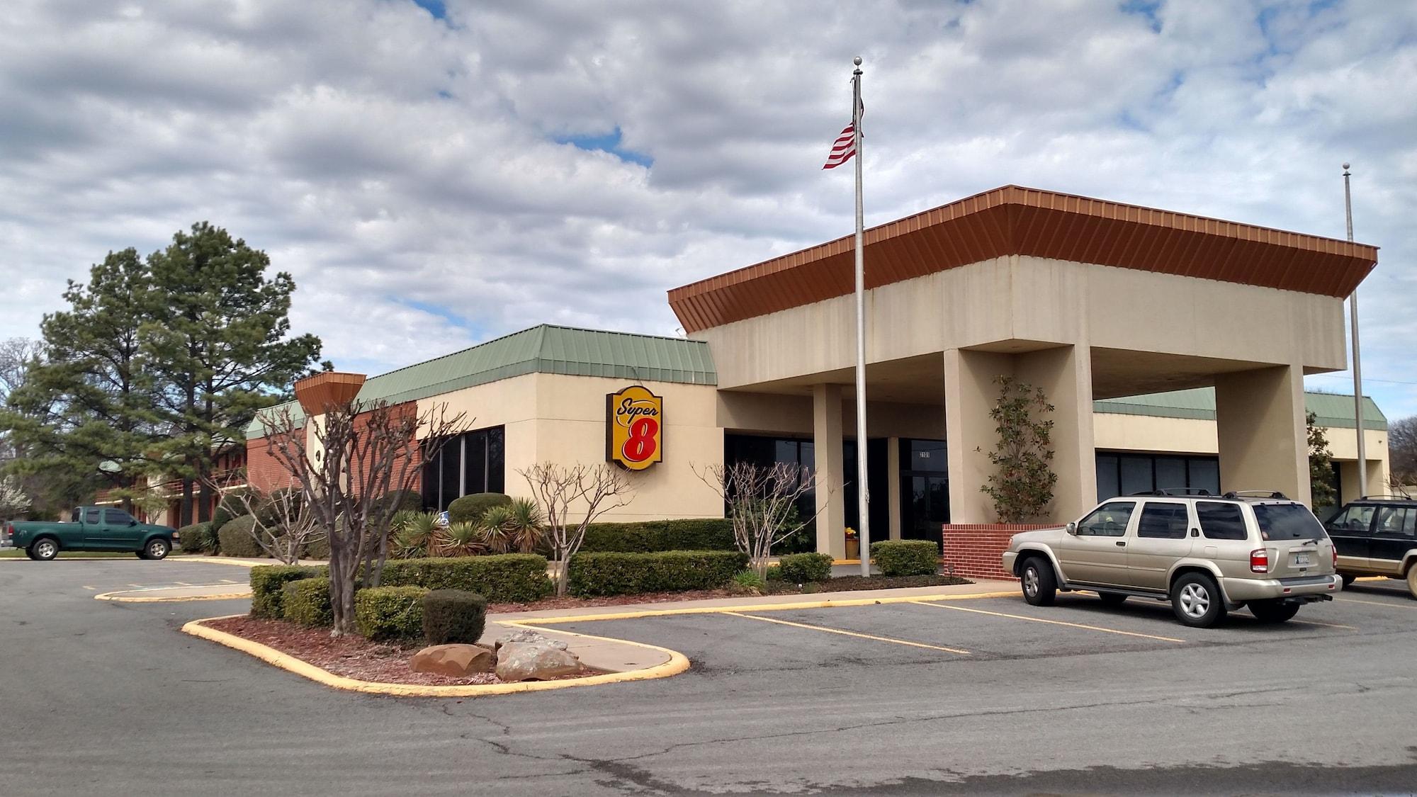 Super 8 By Wyndham Atoka Hotel Exterior photo
