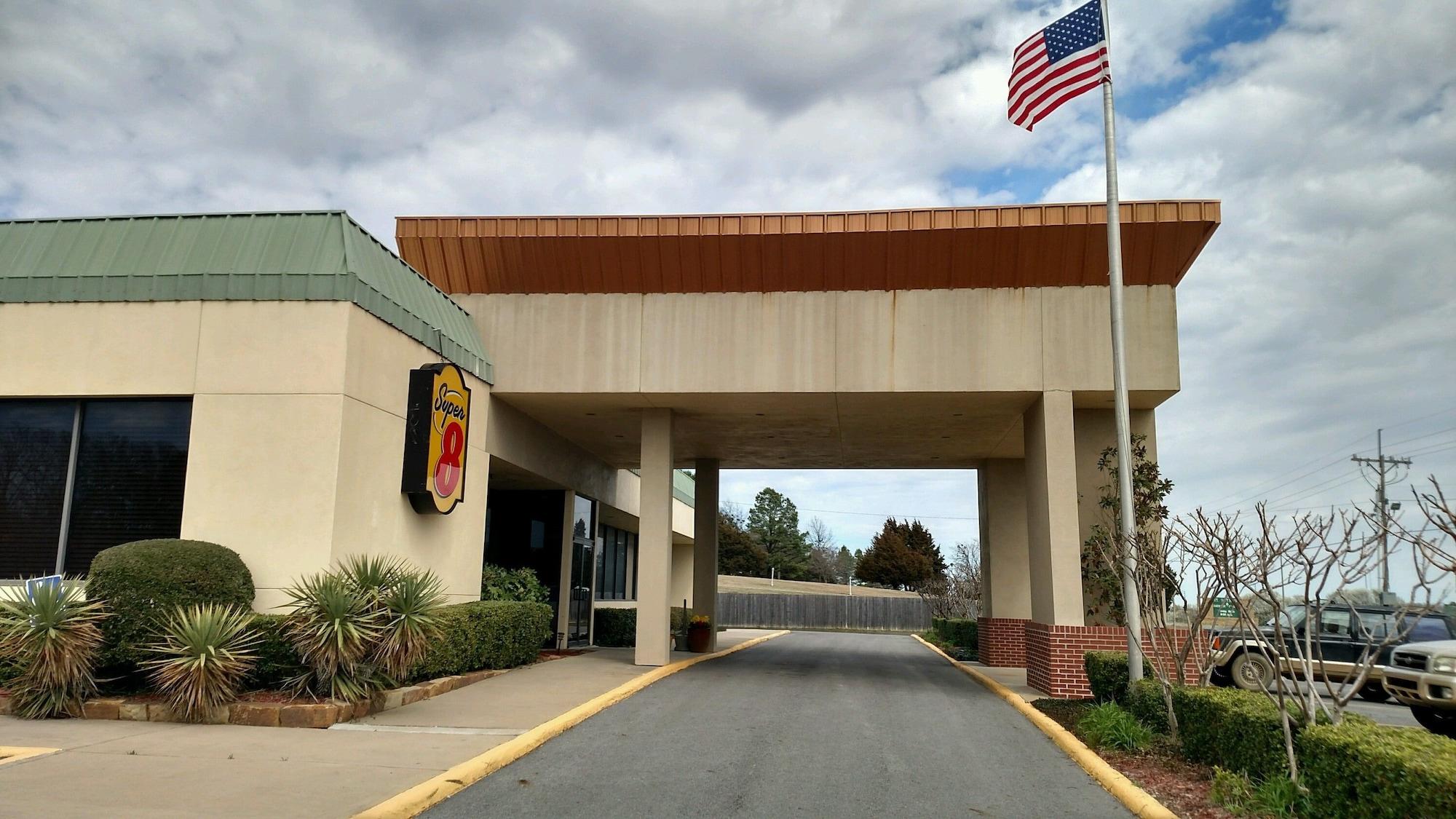 Super 8 By Wyndham Atoka Hotel Exterior photo
