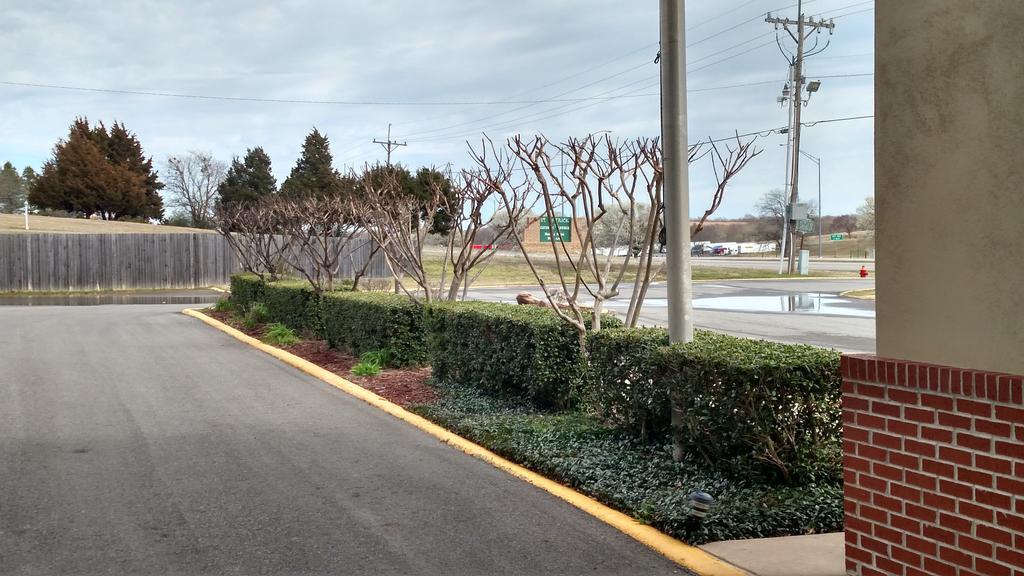 Super 8 By Wyndham Atoka Hotel Exterior photo